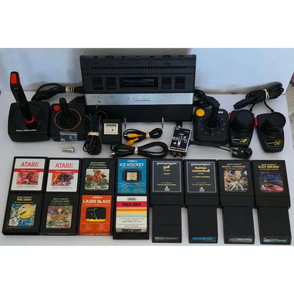 Atari 2600 Junior - Console Bundle - 16 Games - 5 Restored Controllers -‎ Tested